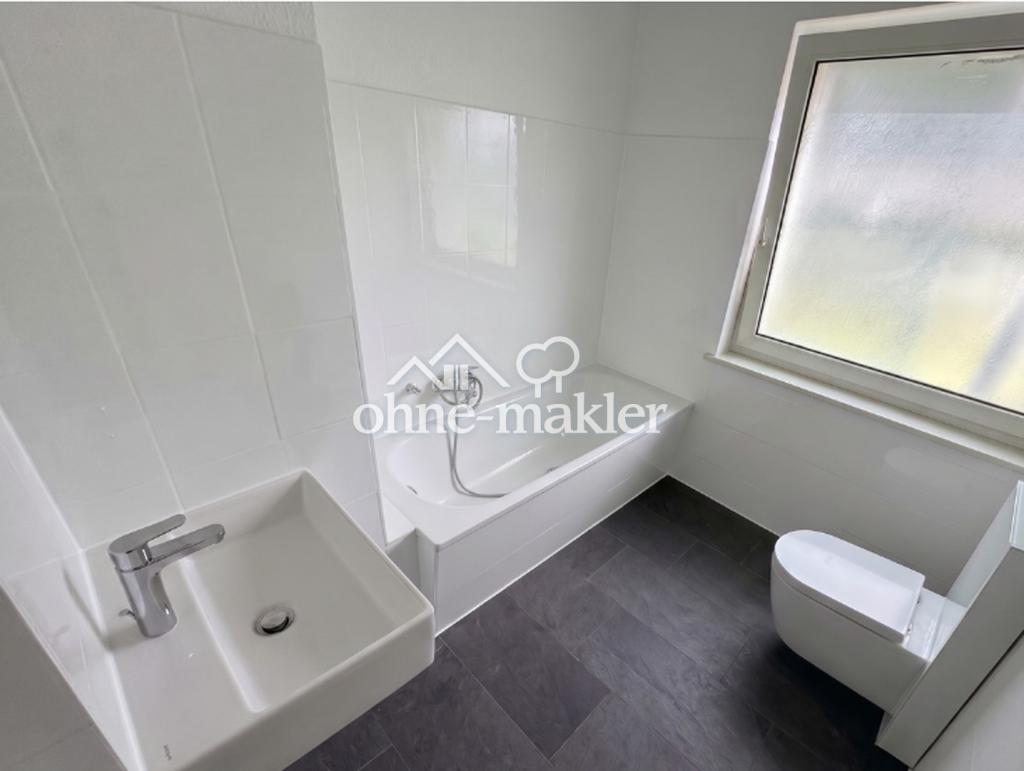 Saniertes Haus: Helle 4,5-Zimmer-Wohnung in Lobstädt mit Garten - Photo 2