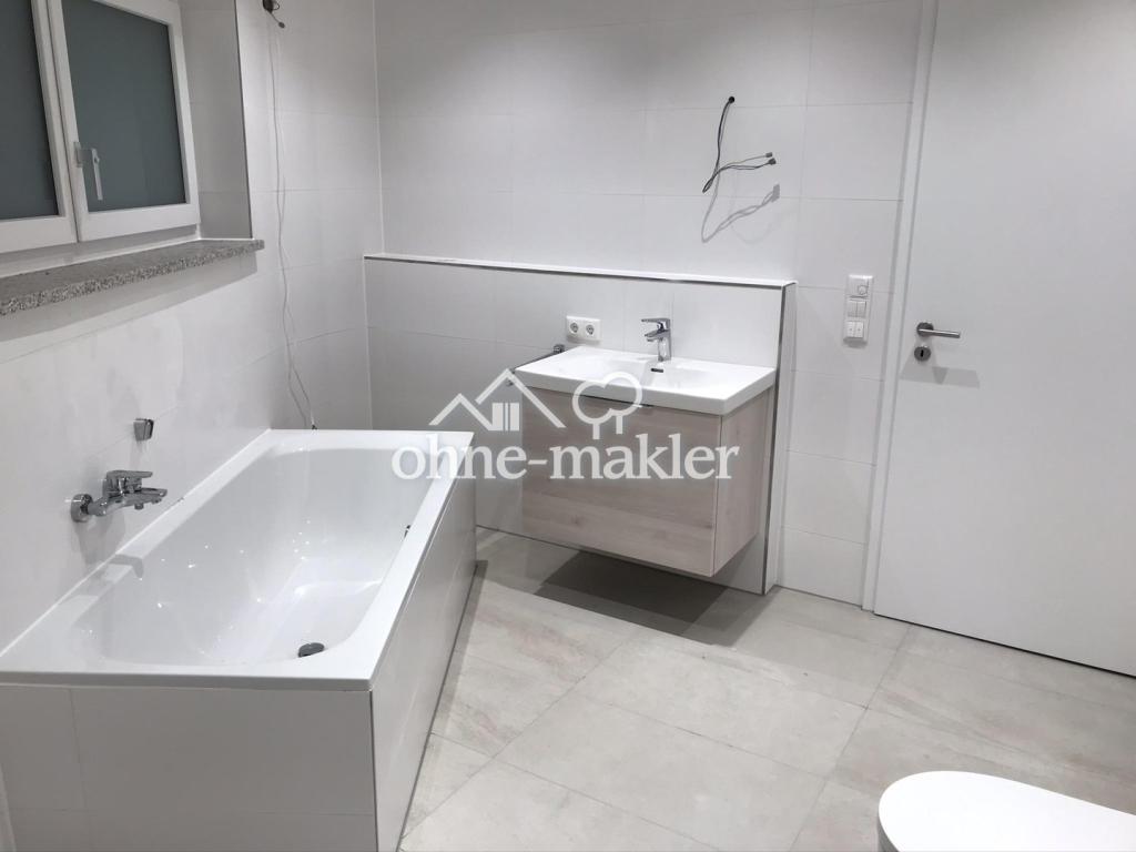 Exklusive 2-Zimmer-Wohnung mit 31 m² Südwestbalkon, Aufzug & Tiefgarage – KfW-55-Effizienzhaus - Foto 4