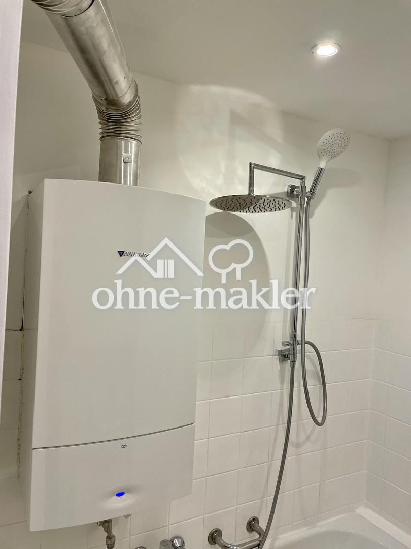Renovierte 2,5-Raum-Penthouse-Wohnung mit Balkon in Kaiserslautern - Photo 2