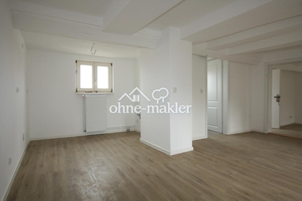 Gepflegte 2,5 Zimmer Dachgeschosswohnung mit Balkon - zentral in Helmstedt - Photo 1