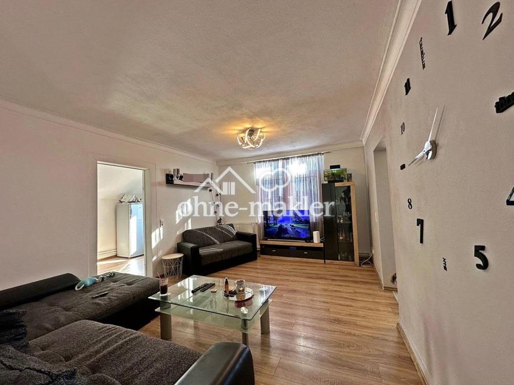 Charmante 5,5 Zimmer Wohnung mit Stellplatz - Foto 1
