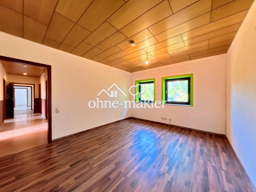 Ab sofort - 3-Zimmer-Wohnung (100 m²) mit Balkon, Fußbodenheizung und großem Hobbyraum - Photo 4