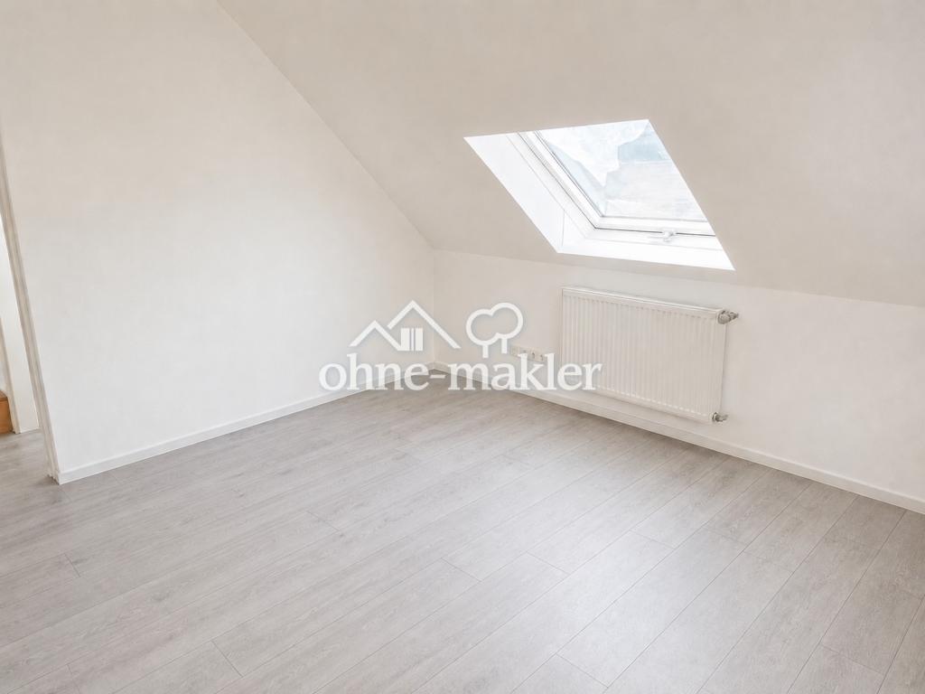 Neuwertige helle 3,5–4-Zi.-Maisonette mit 2 Bädern, separater Küche & Dachgeschoss in Hoflage - Photo 5