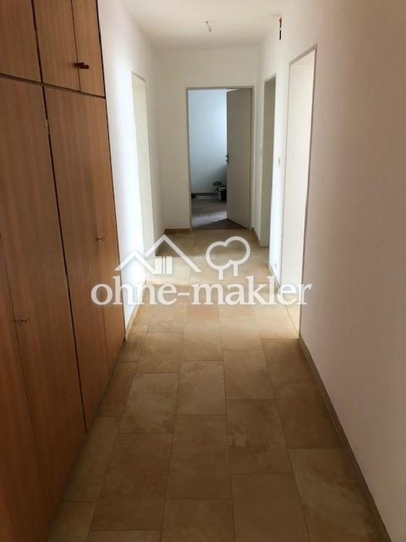 Schöne 4-Zimmer-Wohnung in Regensburg, zwei Balkone, gepflegt und renoviert - geeignet für WG - Foto 2