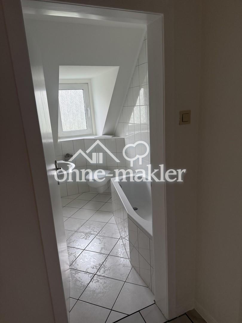 Helle 2-Zimmer-Wohnung im DG mit großem Balkon– nördliche Gartenstadt - Photo 3