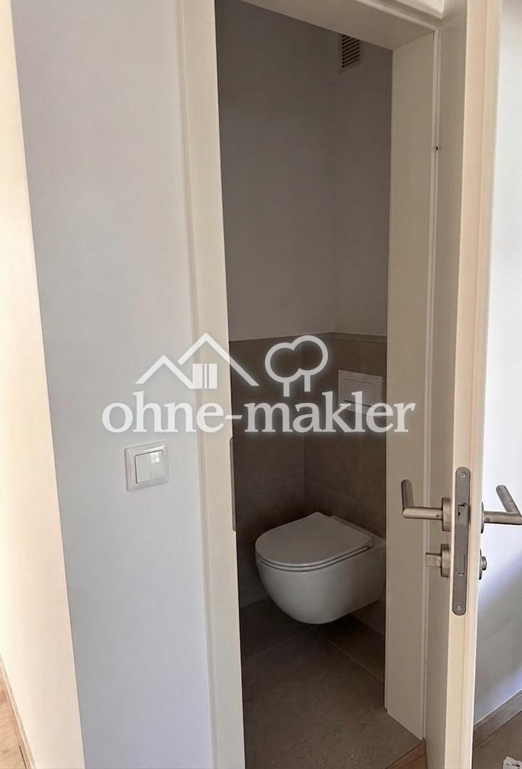 Erstbezug nach Sanierung: Helle 4-Zimmer-Dachgeschosswohnung mit Klimageräten in Köln-Weidenpesch - Photo 1