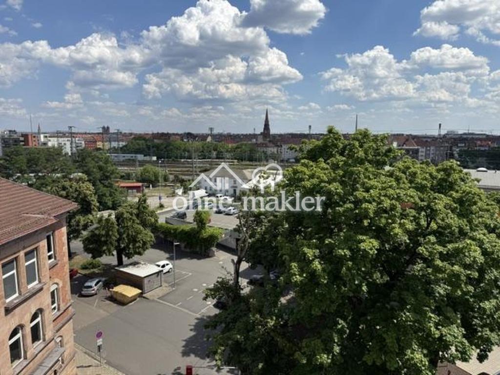 Erstbezug nach Sanierung! Helle 4 Zi.-DG-Whg. mit Balkon und Burgblick. - Foto 3