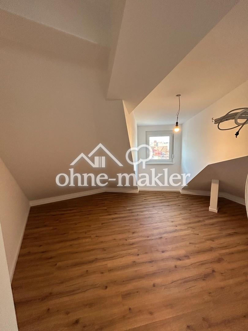 Neubaustandard! Helle 3,5 Zi.-DG-Whg. mit Balkon, Klimaanlage und Burgblick. - Photo 5