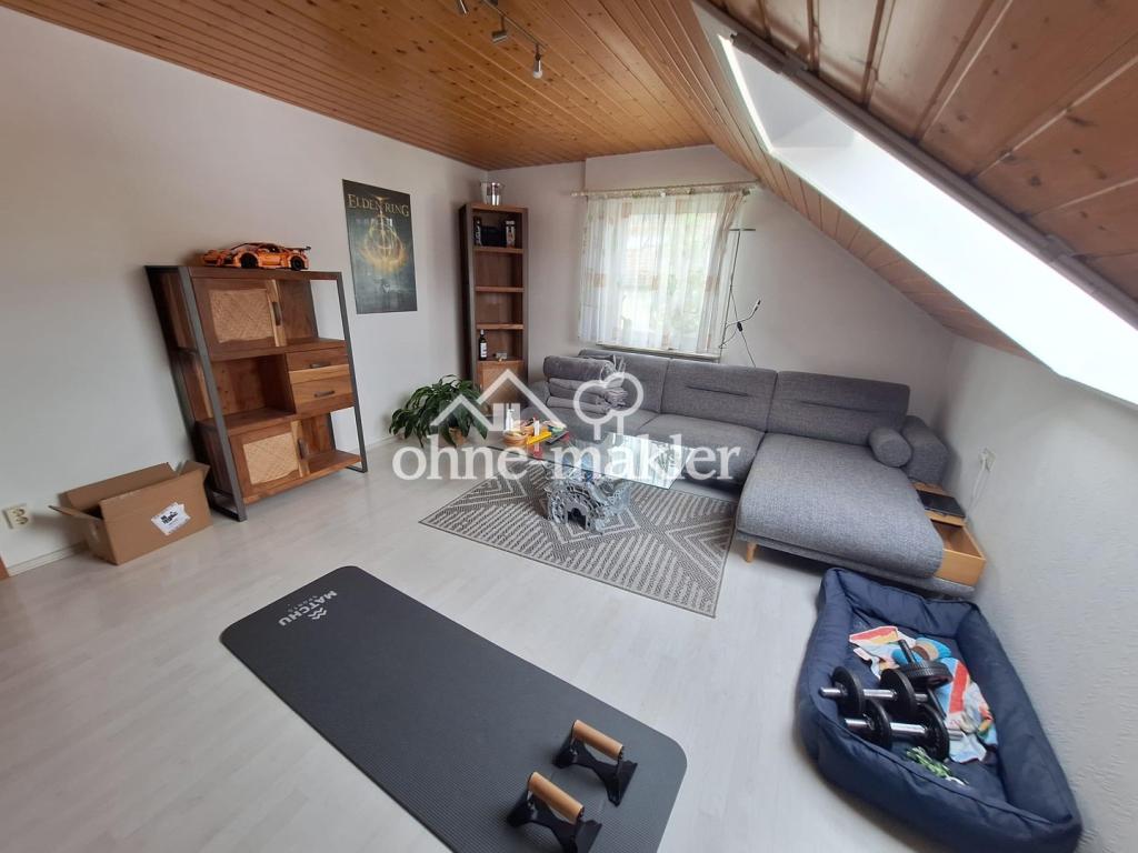Gemütliche Dachgeschosswohnung 4 Zimmer mit Einbauküche in ruhiger Wohngegend - Foto 2