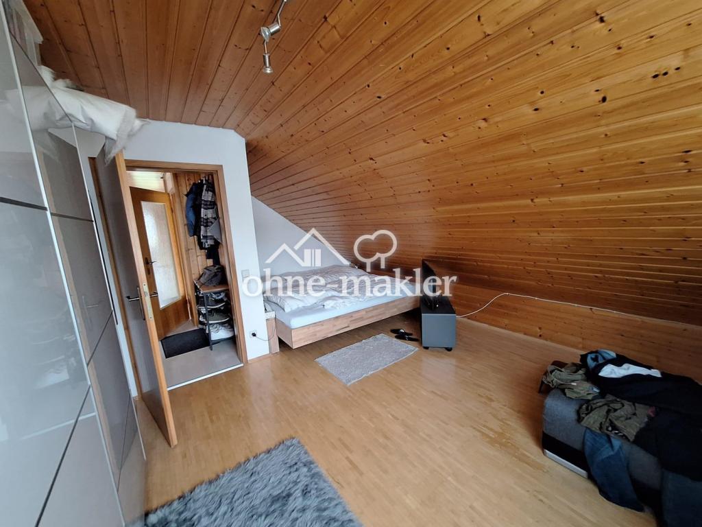 Gemütliche Dachgeschosswohnung 4 Zimmer mit Einbauküche in ruhiger Wohngegend - Foto 3