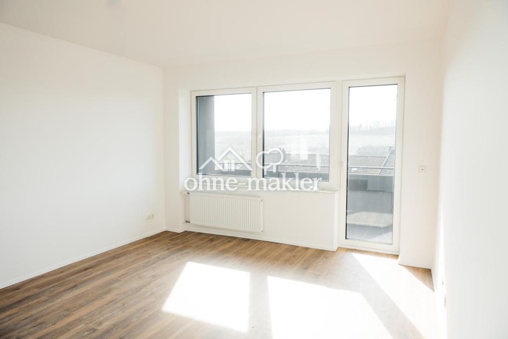 Wohnkomfort der Extraklasse:Kernsanierte 2-Zimmer-Wohnung mit Balkon&Fernblick KfW-55/Provisionsfrei - Photo 1
