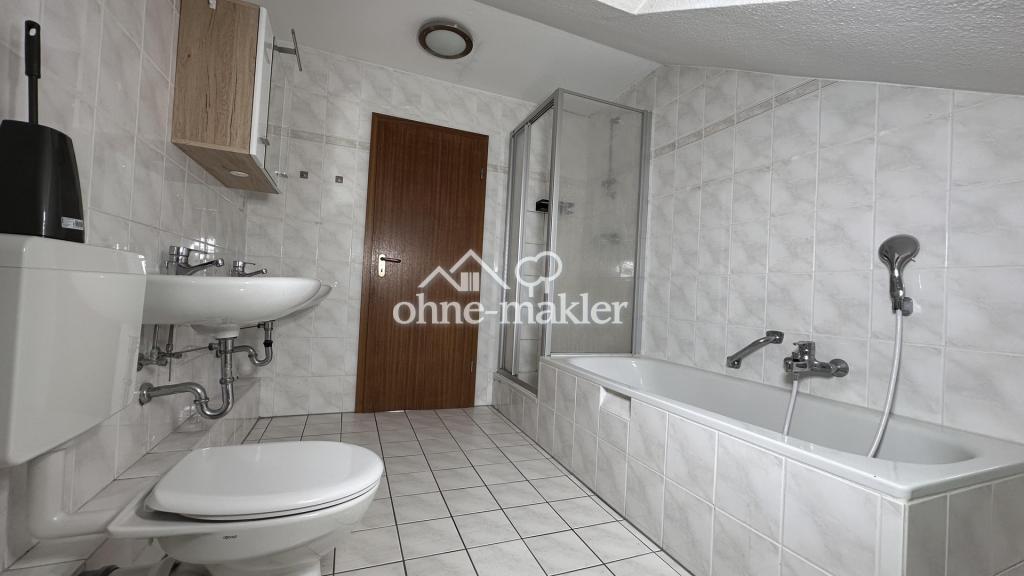 Helle 2-ZKB-DG Wohnung mit 2 Balkonen, Stellplatz & Keller in Bad Emstal-Sand - Photo 3