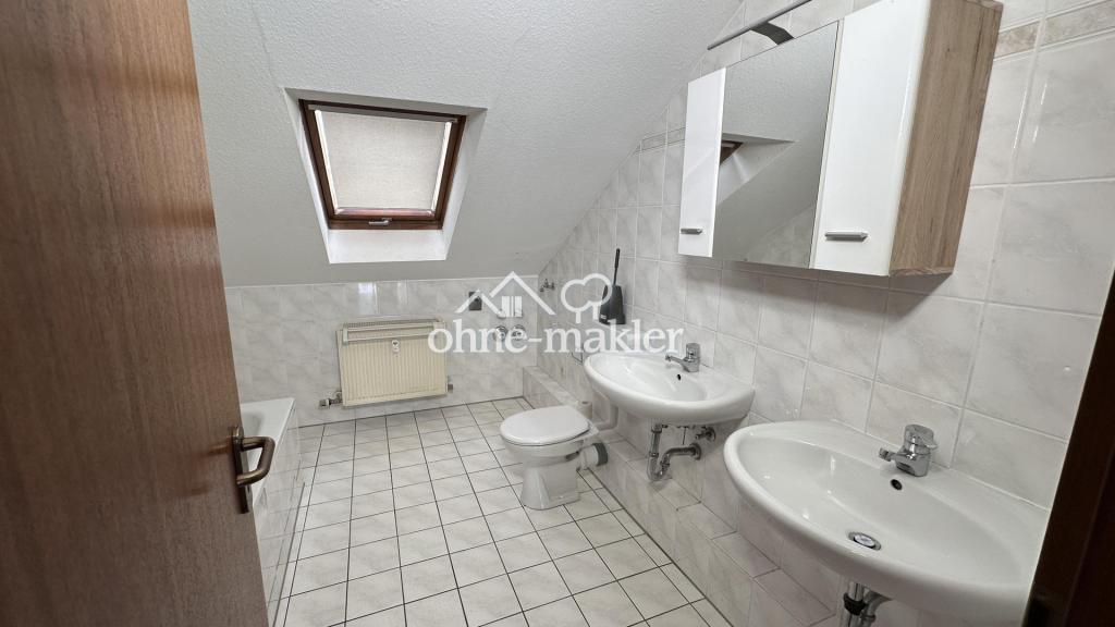 Helle 2-ZKB-DG Wohnung mit 2 Balkonen, Stellplatz & Keller in Bad Emstal-Sand - Photo 4