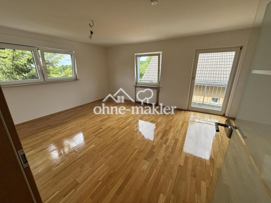 Charmante OG-Wohnung mit Balkon, hochwertiger Einbauküche und Parkplätzen - Foto 2