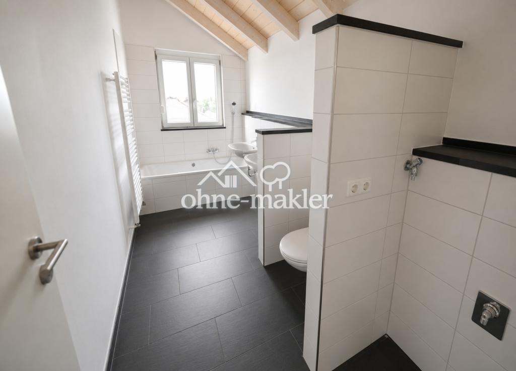 Moderne Dachgeschosswohnung mit Südbalkon in 93155 Hemau - Foto 3