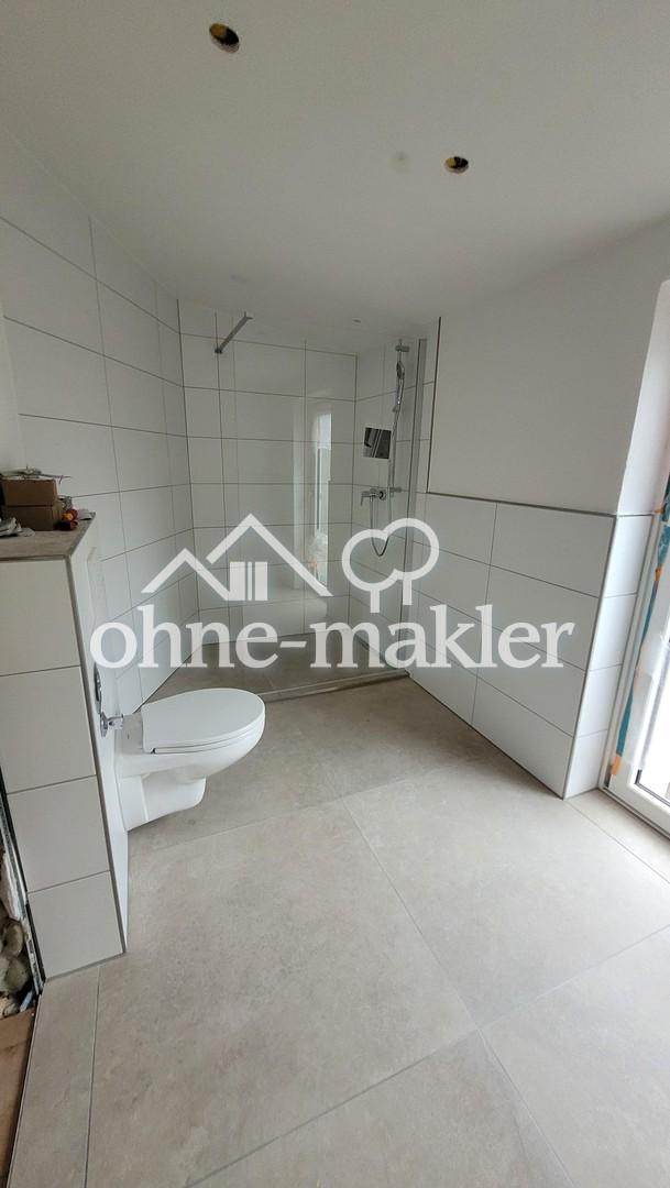 Wg-geeignete, renovierte 3 Zimmer Wohnung mit Einbauküche im Stadtzentrum - Photo 2