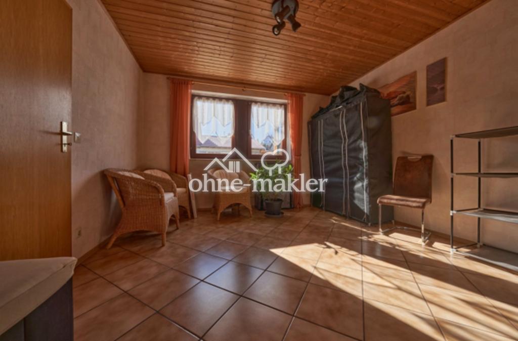 Lichtdurchflutete Doppelhaushälfte mit Balkon und Garage - Photo 4