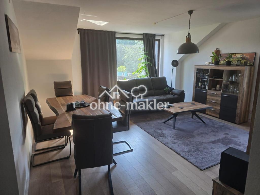 Lichtdurchflutete 3-Zimmer Dachgeschosswohnung mit Südwest-Balkon und Blick ins Neandertal - Photo 2