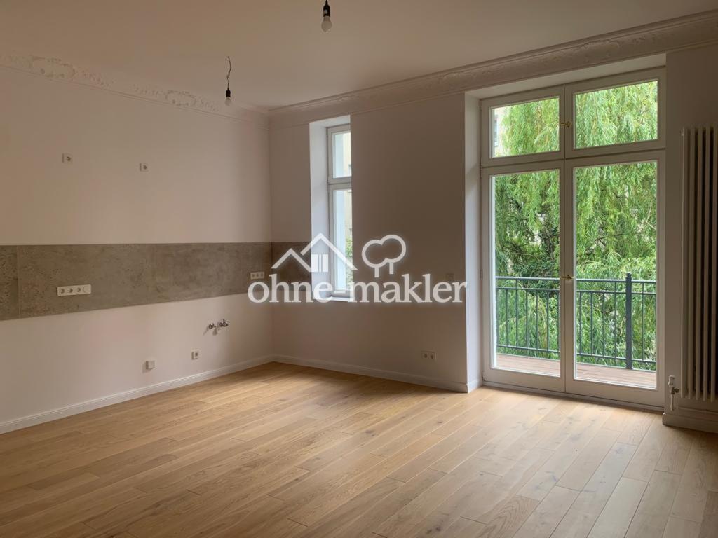 Kernsanierter Altbau im Innenhof: 3 Zimmer, 2 Balkone, Designküche, Einbauschränke, Tageslichtbad - Photo 1