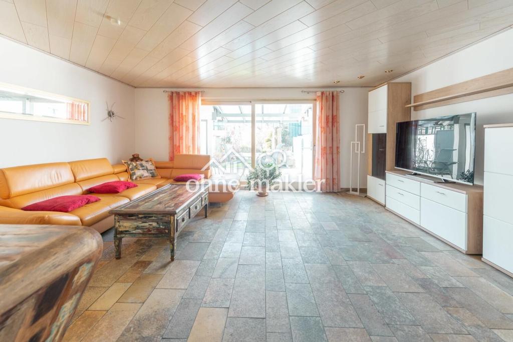 Gepflegtes Reihenmittelhaus mit Garten, Garage & Sauna – Neumarkt i.d.OPf. - Foto 1