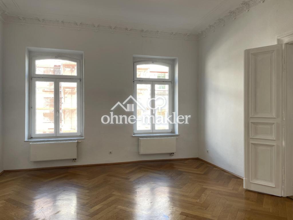 Elegant 5-Room Historic Apartment with 16 m² Sunny Balcony – Available from 01 September 2026 - Foto 2