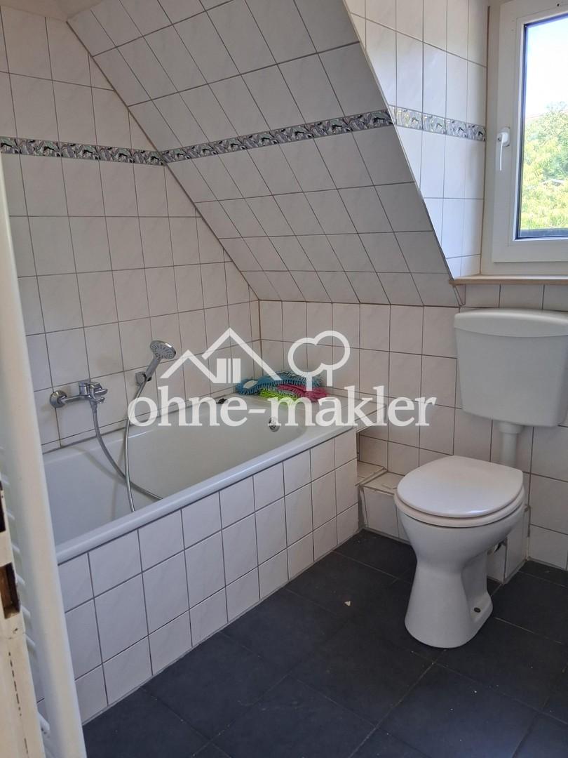 Schöne 4-Zimmer-Dachgeschosswohnung mit Loggia - Foto 3
