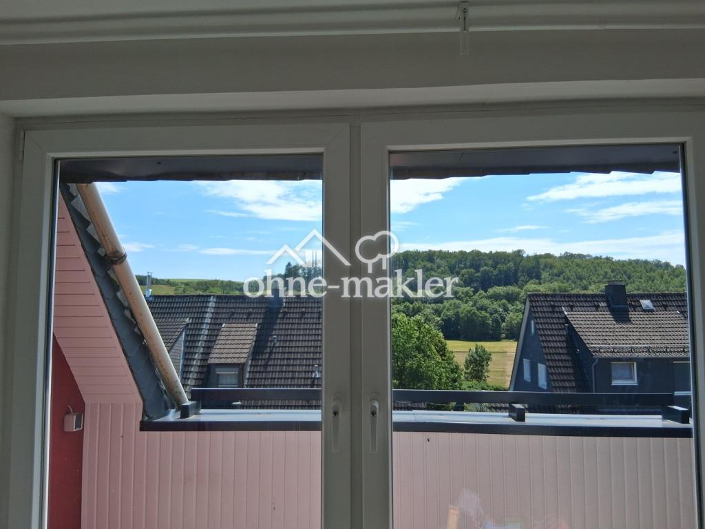 Schöne 4-Zimmer-Dachgeschosswohnung mit Loggia - Foto 4