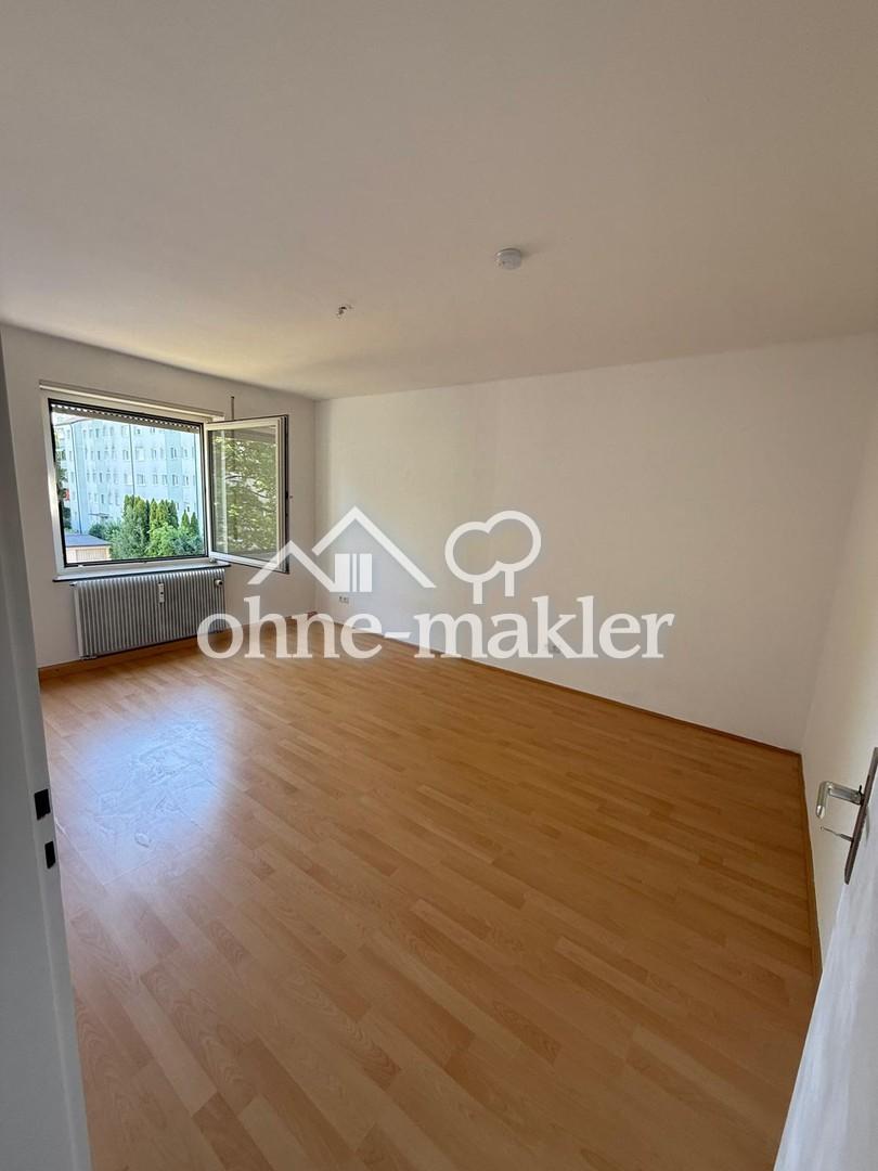 Frisch sanierte 2 Zimme Wohnung mit Küche und sonnigem Balkon - Photo 2