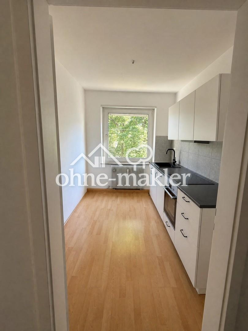 Frisch sanierte 2 Zimmer Wohnung mit Küche und sonnigem Balkon - Photo 2