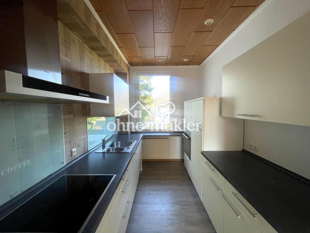 Frisch renovierte 3-Zimmer-Wohnung mit neuem Bad, Einbauküche und Stellplatz - Photo 3