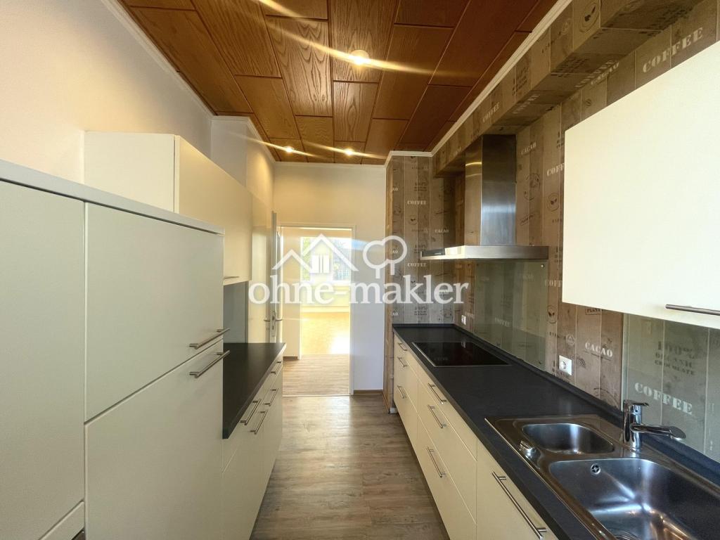 Frisch renovierte 3-Zimmer-Wohnung mit neuem Bad, Einbauküche und Stellplatz - Photo 3