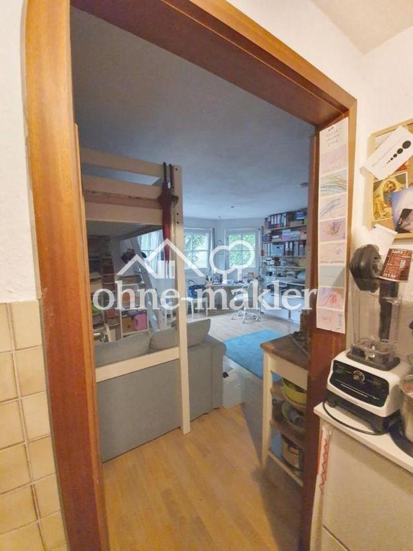 Sehr schöne, helle 1 Zi-Wohnung mit Einbauküche und Autoabstellplatz in Köln - Foto 2