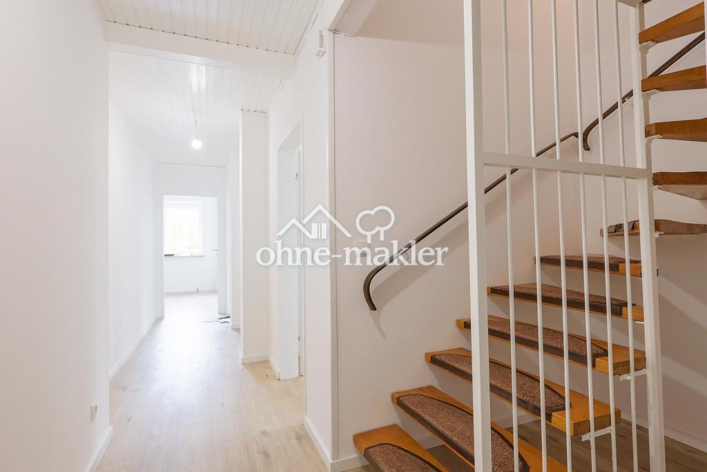 Großzügige 8-Zimmer-Wohnung auf zwei Stockwerken: saniert und bezugsfertig - Foto 4