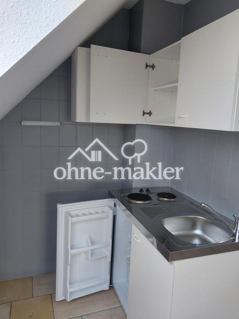 Helle 1,5-Zimmer-Dachgeschosswohnung mit Balkon und neuer Pantryküche - Foto 1
