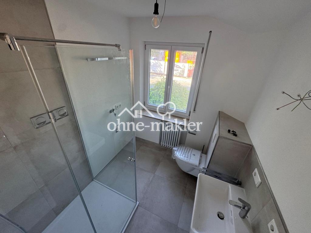 neu sanierte Wohnung im Hochparterre mit privater, grüner uneinsehbarer Gartenoase - Photo 3