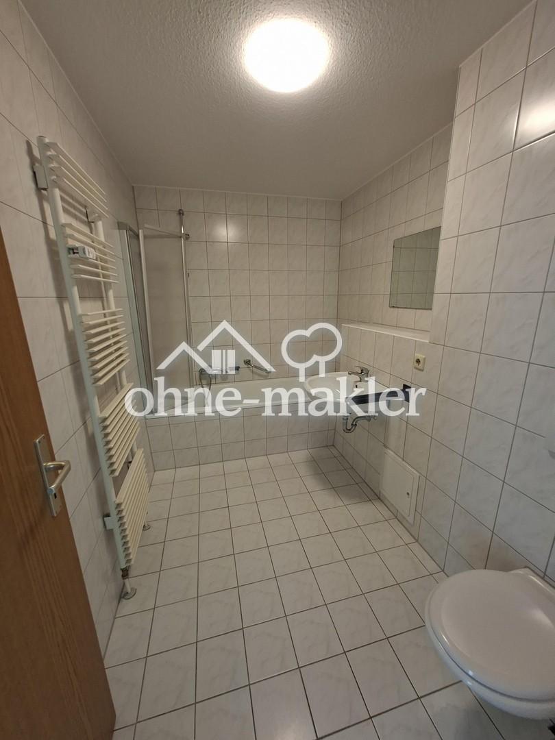 Helle Wohnung mit großem Balkon und Stellplatz – Albert-Schweitzer-Siedlung 7b, Glauchau - Foto 3