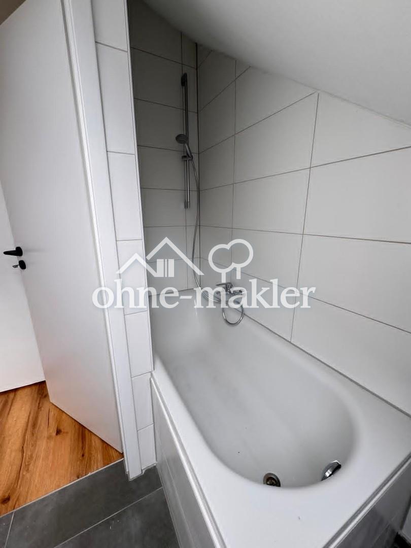 Frisch sanierte 3-Zimmer Dachgeschosswohnung - Photo 3