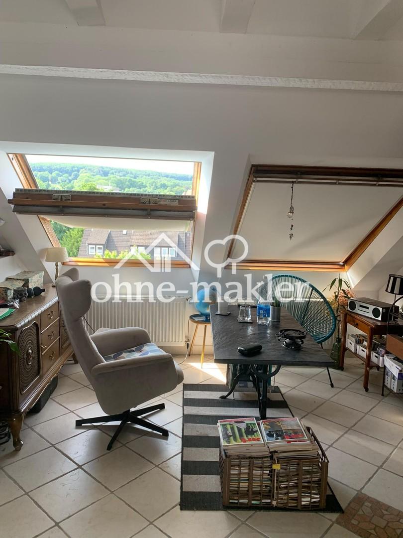 Lichtdurchflutete Dachgeschosswohnung mit Aussicht - Photo 1