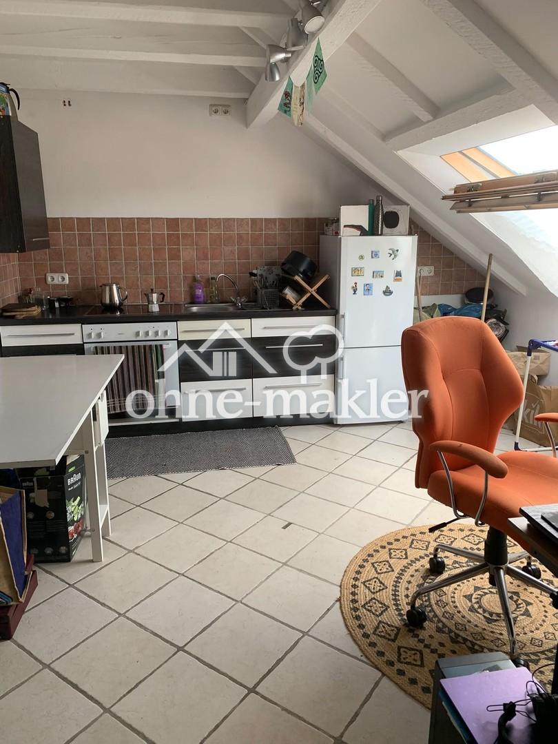 Lichtdurchflutete Dachgeschosswohnung mit Aussicht - Photo 2