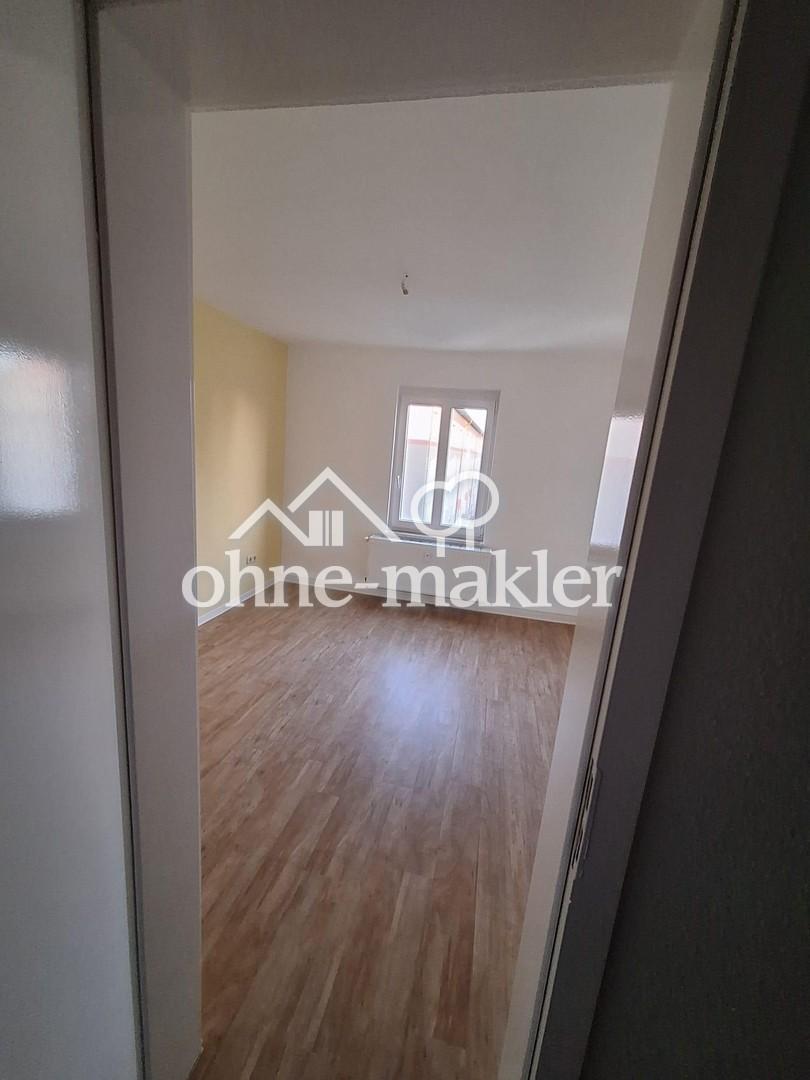 Vermiete schöne 3-Raumwohnung mit Stellplatz und Keller in einem ruhigen Haus - Photo 2