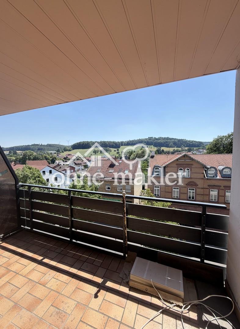 Frisch renovierte 4-Zimmer-Wohnung mit Balkon und herrlichem Ausblick in Wald-Michelbach - Foto 4
