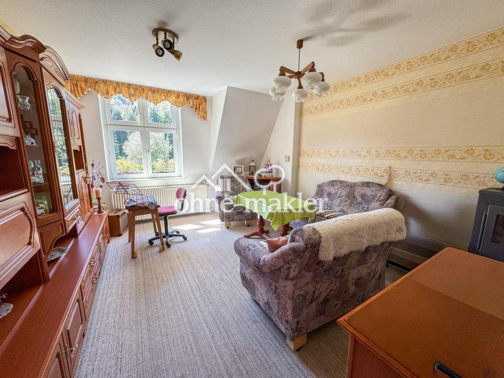 Familientraum: Gepflegte 6ZKB mit zwei Bädern, Garten, Kellerraum, Bus-Haltestelle - Foto 1