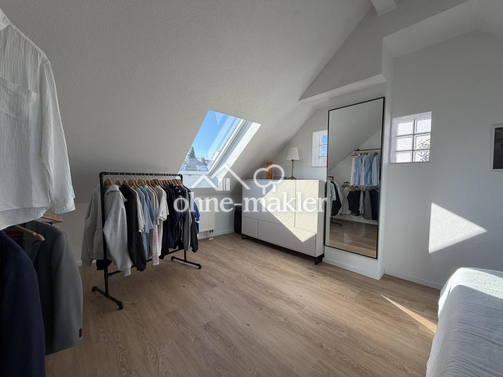 Möbelierte Dachgeschosswohnung mit großem Balkon und hochwertiger Ausstattung - Photo 4