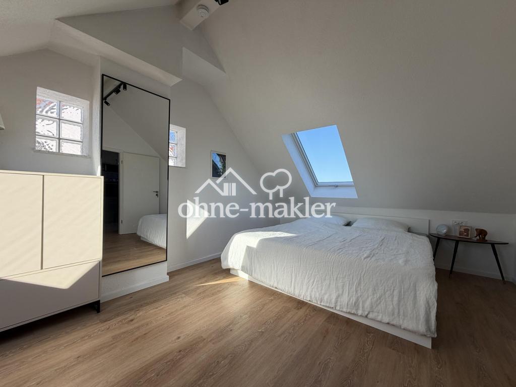 Möbelierte Dachgeschosswohnung mit großem Balkon und hochwertiger Ausstattung - Photo 3