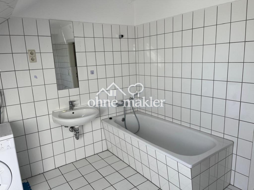 Lichtdurchflutete Dachgeschosswohnung mit Charme – Wohnen im beliebten Leipzig-Kleinzschocher - Photo 1