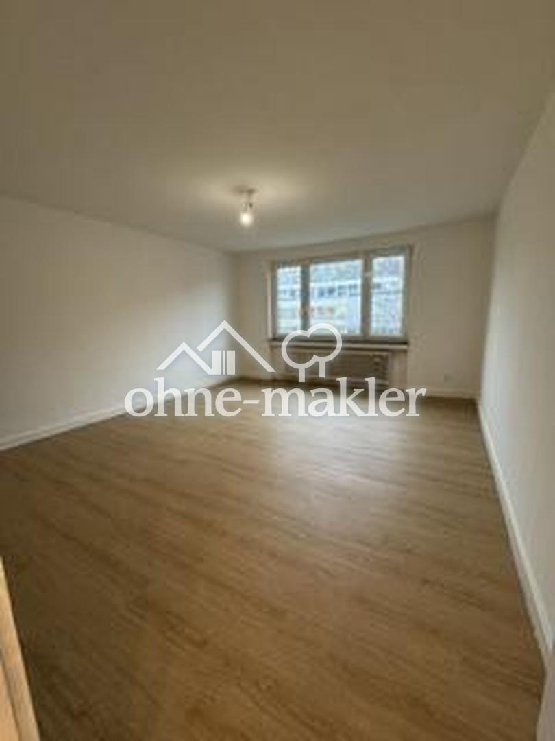 Helle 3 Zimmerwohnung in Hannover Ahlem frisch renoviert mit Einbauküche und KFZ Stellplatz - Photo 1