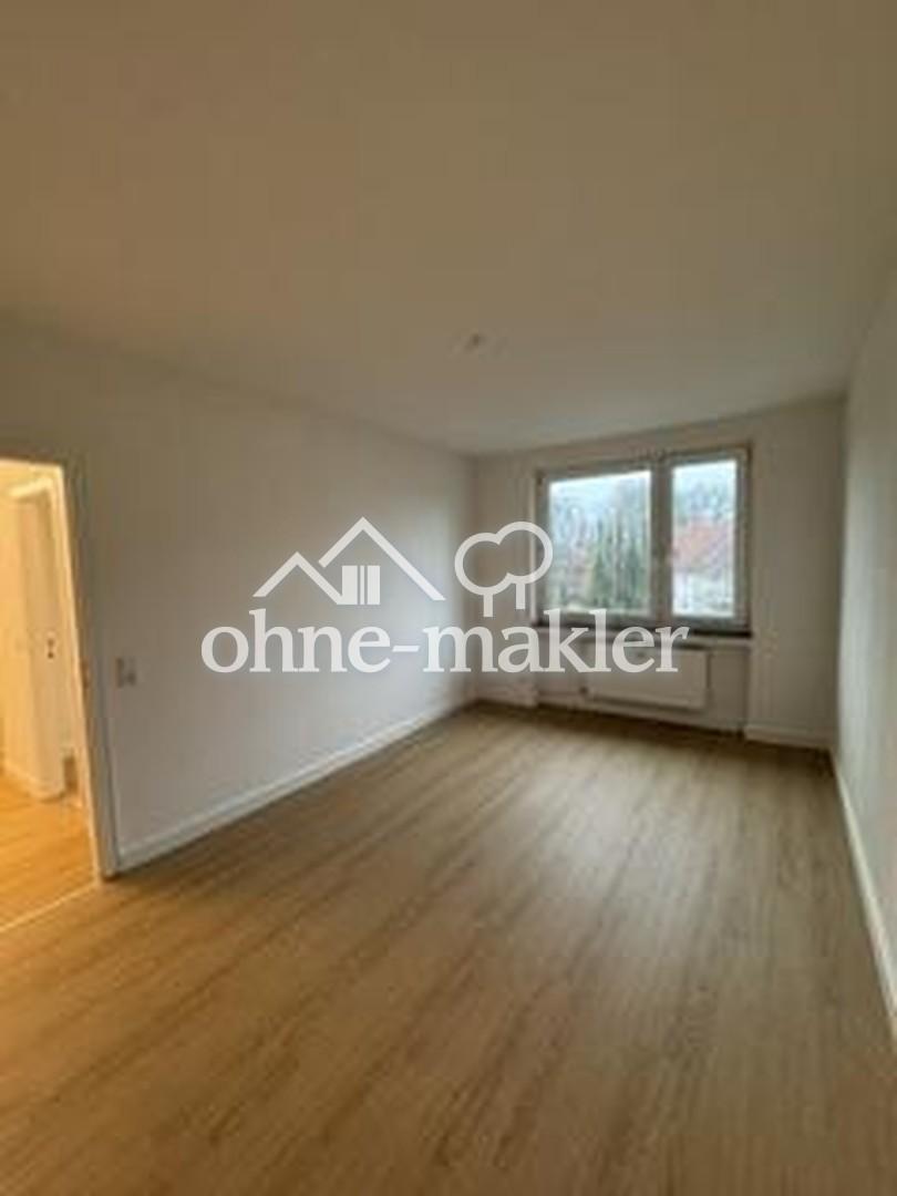 Helle 3 Zimmerwohnung in Hannover Ahlem frisch renoviert mit Einbauküche und KFZ Stellplatz - Photo 4