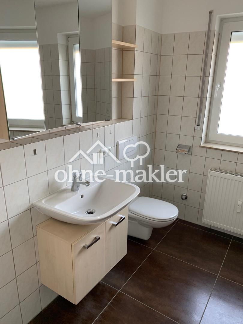 Helle/Ruhige/Sonnige 3-Zimmer-Dach-Wohnung mit schöner Einbauküche in Leinach - Photo 4