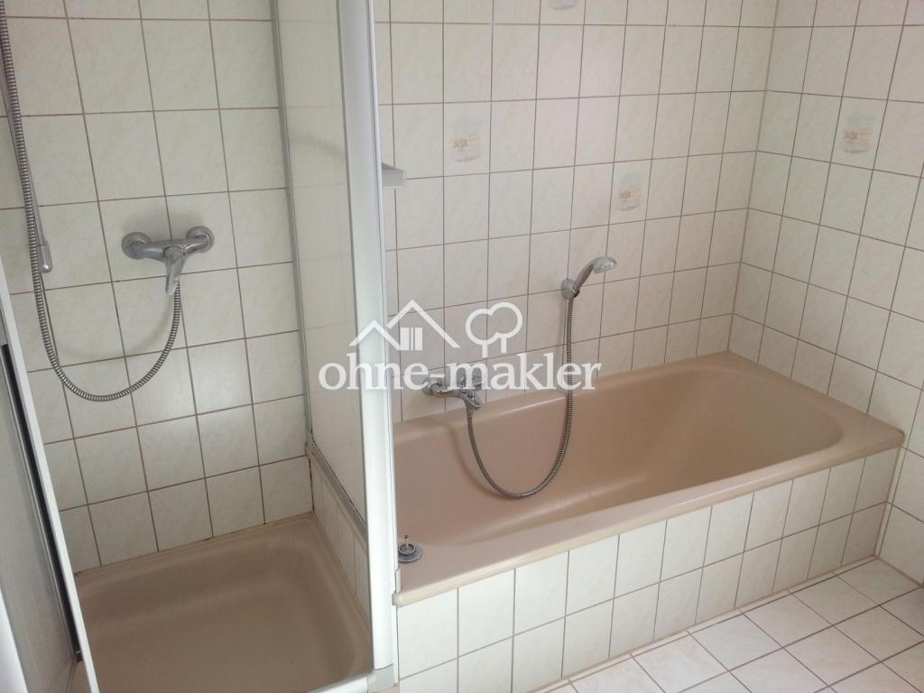 Helle/Ruhige/Sonnige 3-Zimmer-Dach-Wohnung mit schöner Einbauküche in Leinach - Photo 3