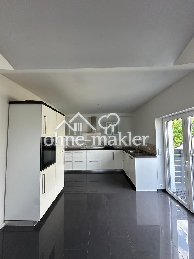 Moderne 3,5-Zimmerwohnung im DG mit EBK und Balkon - Photo 2